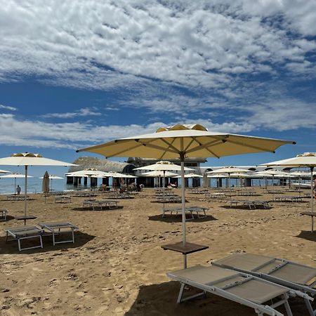 Appart 21 Artistic Beach Apartment Lignano Sabbiadoro Zewnętrze zdjęcie