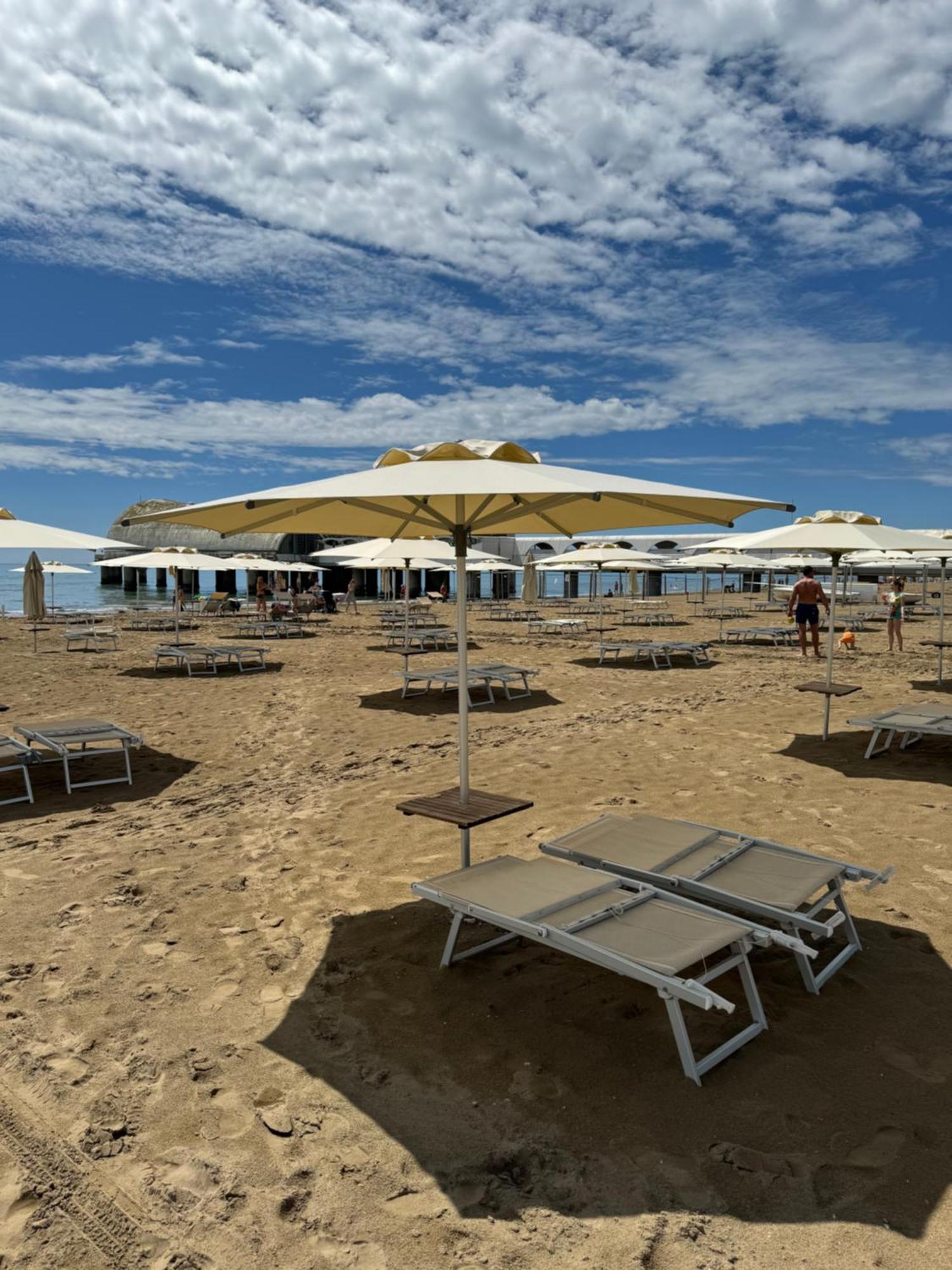 Appart 21 Artistic Beach Apartment Lignano Sabbiadoro Zewnętrze zdjęcie